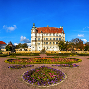 Schloss Güstrow  - © Sina Ettmer - stock.adobe.com