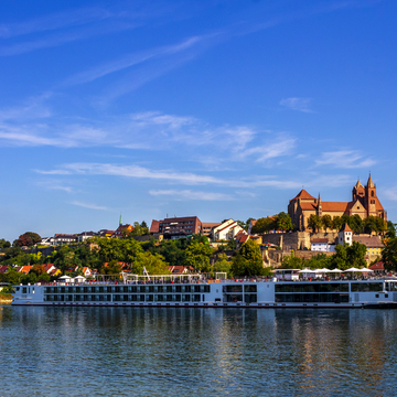 Breisacher Stephansmünster in Breisach am Rhein, Deutschland - © Sina Ettmer - stock.adobe.com
