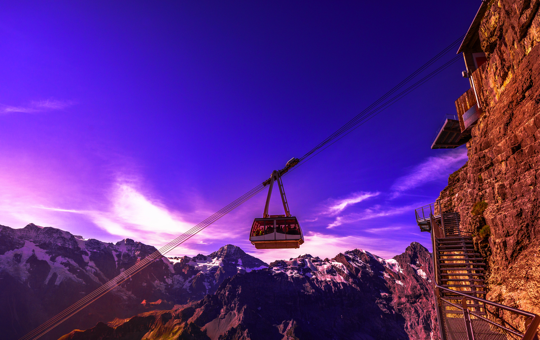 Seilbahn von Birg zum Schilthorngipfel in den Berner Alpen