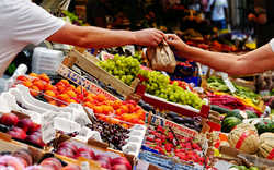 Sonntagsmarkt in Cannobio