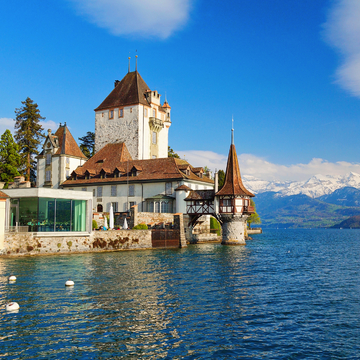 Schloss Oberhofen am Thunersee in der Schweiz