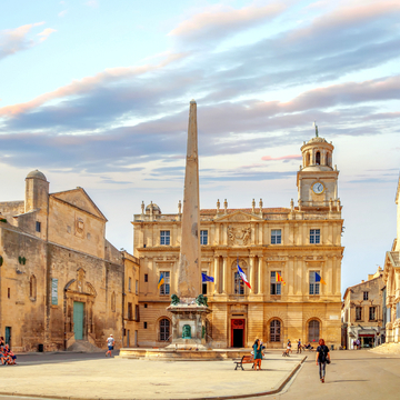 Altstadt von Arles - © Sina Ettmer - stock.adobe.com