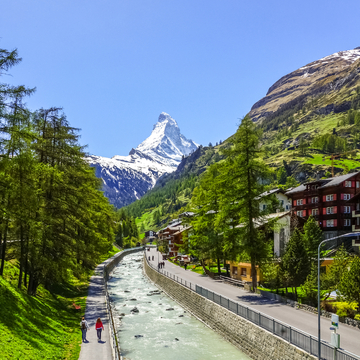 Zermatt am Fuße des Matterhorns, Schweiz - ©pure-life-pictures - stock.adobe.com
