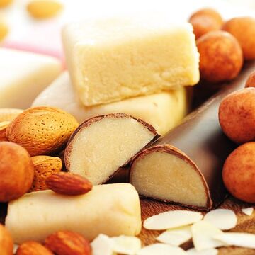 Marzipan, Nüsse