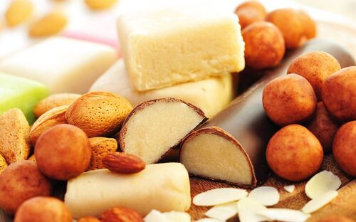 Marzipan, Nüsse