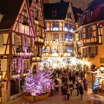 Der Weihnachtsmarkt in Colmar im Elsass - © Alexi TAUZIN - Fotolia
