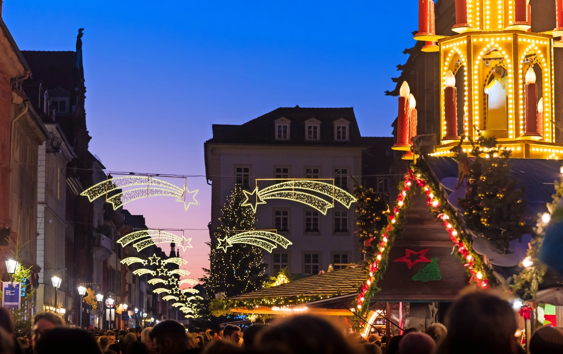 Mittelaltermarkt und Mittelaltermarkt und Weihnachtsmarkt in Esslingen, Deutschland