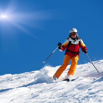 Skifahrer an einem Traumtag - © mma23 - stock.adobe.com