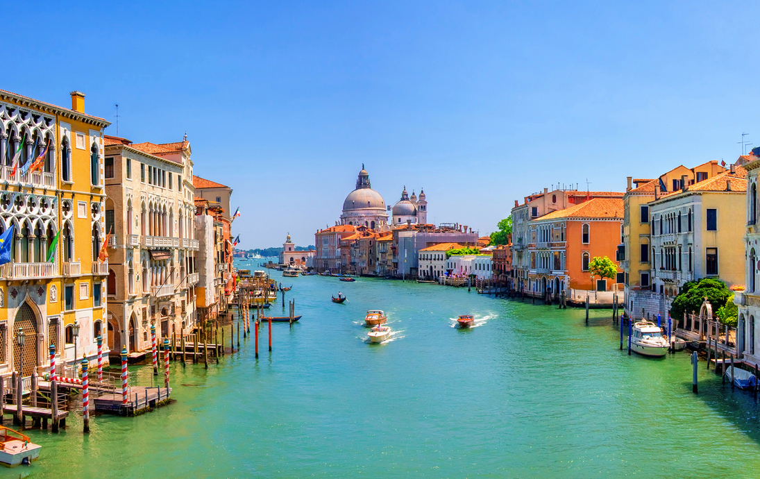 Panorama des Canal Grande und der Basilika Santa Maria della Salute in Venedig
