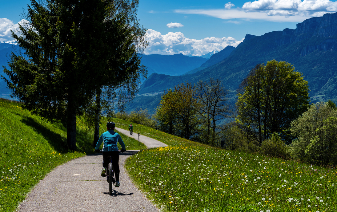 Radfahrer im Tschöggelberg in Südtirol, Italien