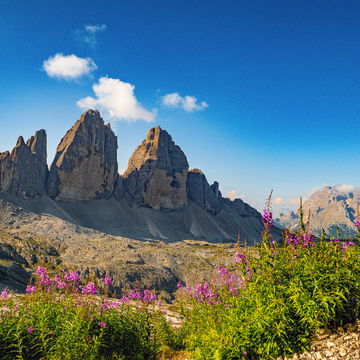 Drei Zinnen in den Sextner Dolomiten - © Manel Vinuesa - stock.adobe.com