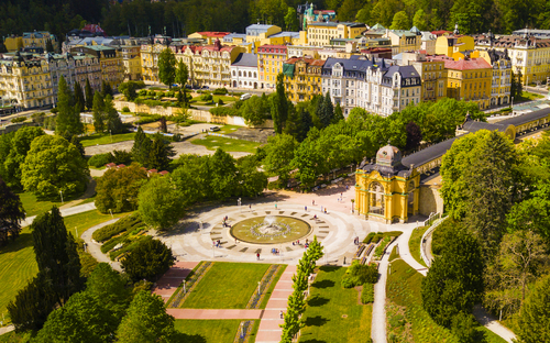 © peteri - stock.adobe.com Panorama von Marienbad
