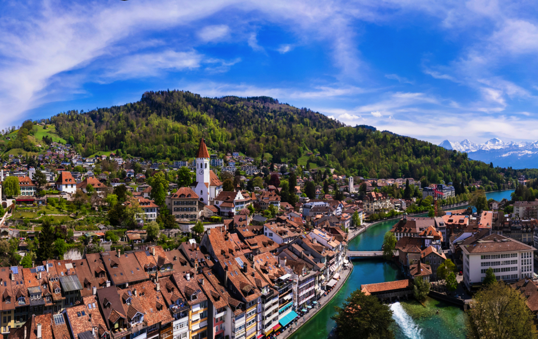 Luftpanorama der Thuner Altstadt