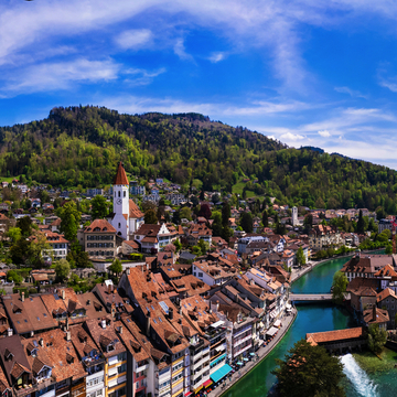 Luftpanorama der Thuner Altstadt - © Freesurf - stock.adobe.com