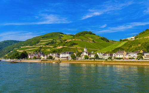 Fluss für Fluss per Schiff und Bus