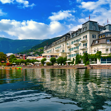 Promenade von Zell am See im Salzburger Land - © EKH-Pictures - stock.adobe.com