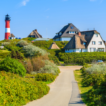 Reetdachhäuser in Hörnum auf Sylt in der Nordsee, Deutschland - © pkazmierczak - stock.adobe.com